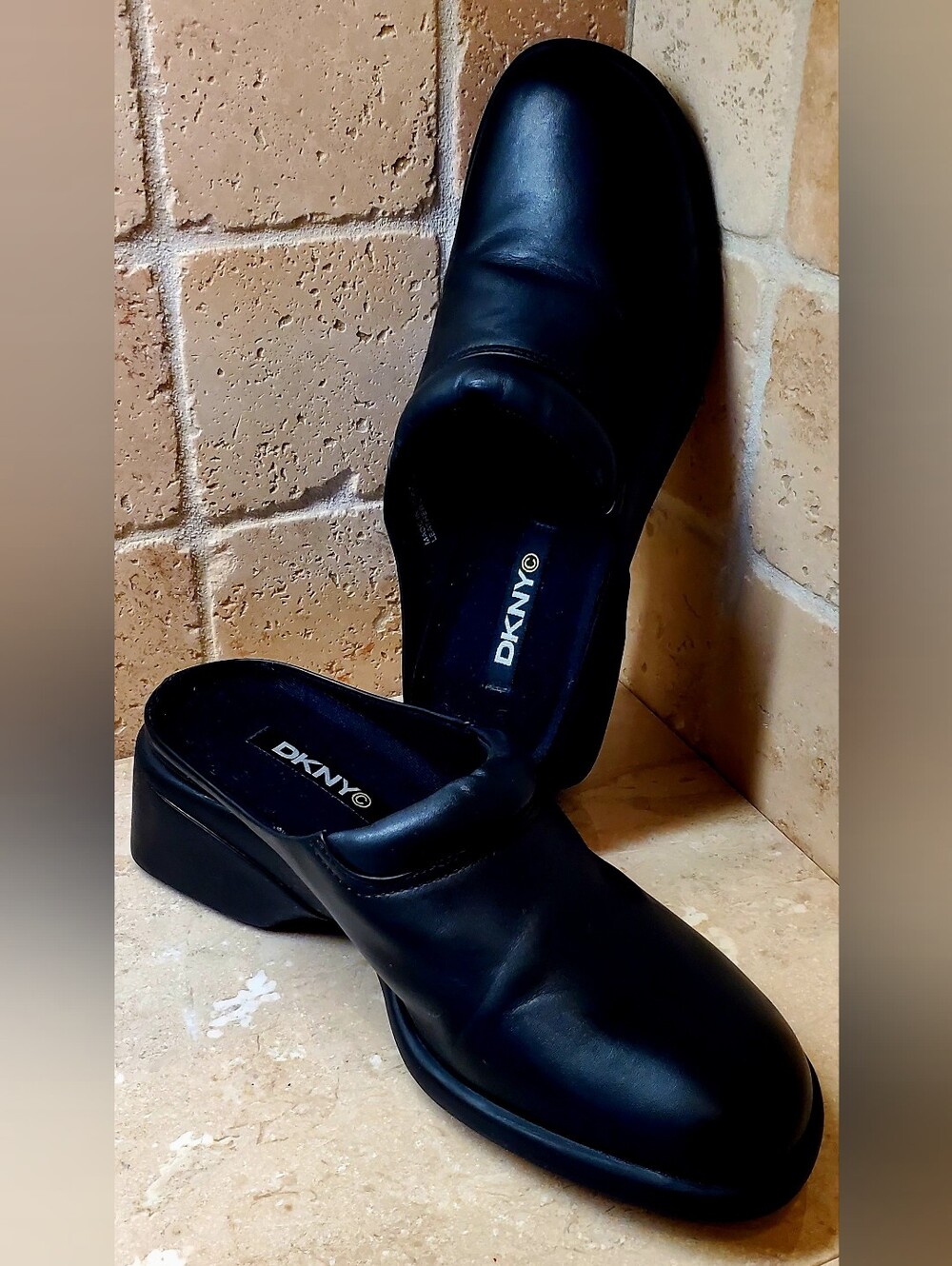 DKNY Women's Black Leather Slip-On Mules Size 8